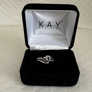 KAY heart ring - Size unknown - 4.5 or 5 - Read description